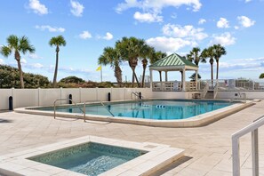 Een verwarmd zwembad