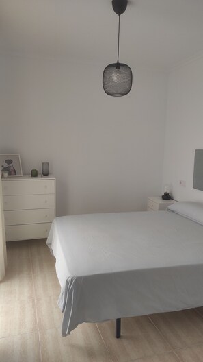 3 bedrooms, iron/ironing board, WiFi, bed sheets - Precioso Bajo en Concordia (Torrevieja)