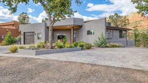 House (4 Bedrooms) | Interior - Luxury Escape w/ Mtn Views, Hot Tub, Outdoor Living The Viewpoint by Avantstay (Sedona)