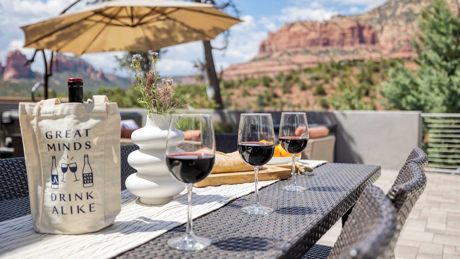 The Viewpoint by Avantstay Luxe Home + Spa/views