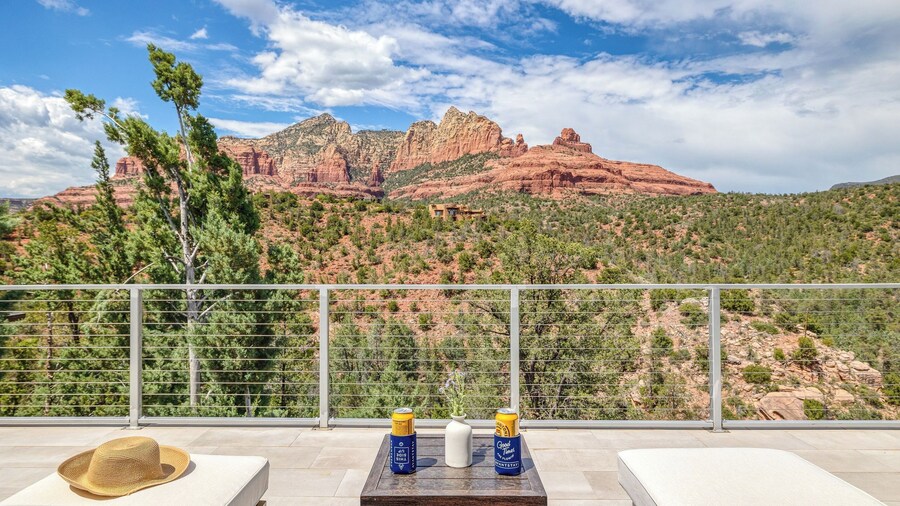 The Viewpoint by Avantstay Luxe Home + Spa/views