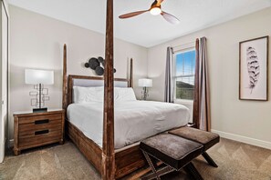 8 bedrooms, iron/ironing board, WiFi, bed sheets - 8BR Lovely Villa • Swing Set • Pool • Near Disney (Kissimmee)