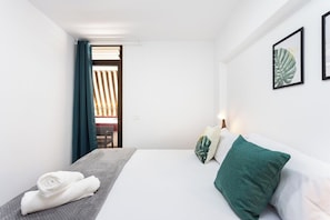 2 bedrooms, iron/ironing board, WiFi, bed sheets - Home2Book Las Américas Flat, Pool & Terrace (Playa de la Américas)