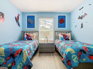 3 bedrooms, iron/ironing board, travel cot, WiFi - Villa near Disney/Universal/Orlando -Pool/Hot Tub (Davenport)