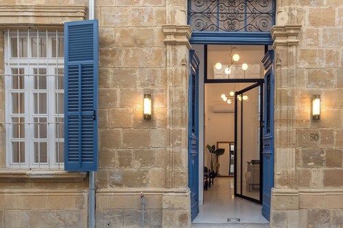 1924 Gemini House | Jacuzzi, Indoor Garden, Rooftop
