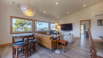 Een dvd-speler, tafelvoetbal en een tafeltennistafel