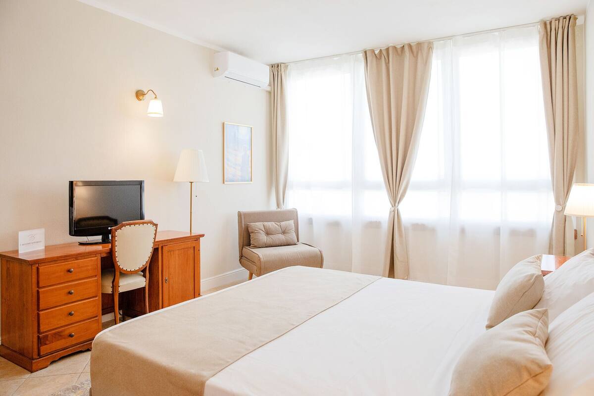 Habitación cuádruple panorámica, vista a la colina | 1 habitación, decoración personalizada y insonorización