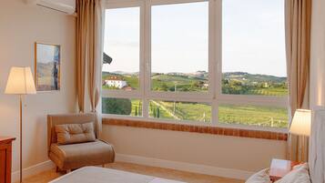 Panoramic Quadruple Room, Hill View | Individually decorated, soundproofing