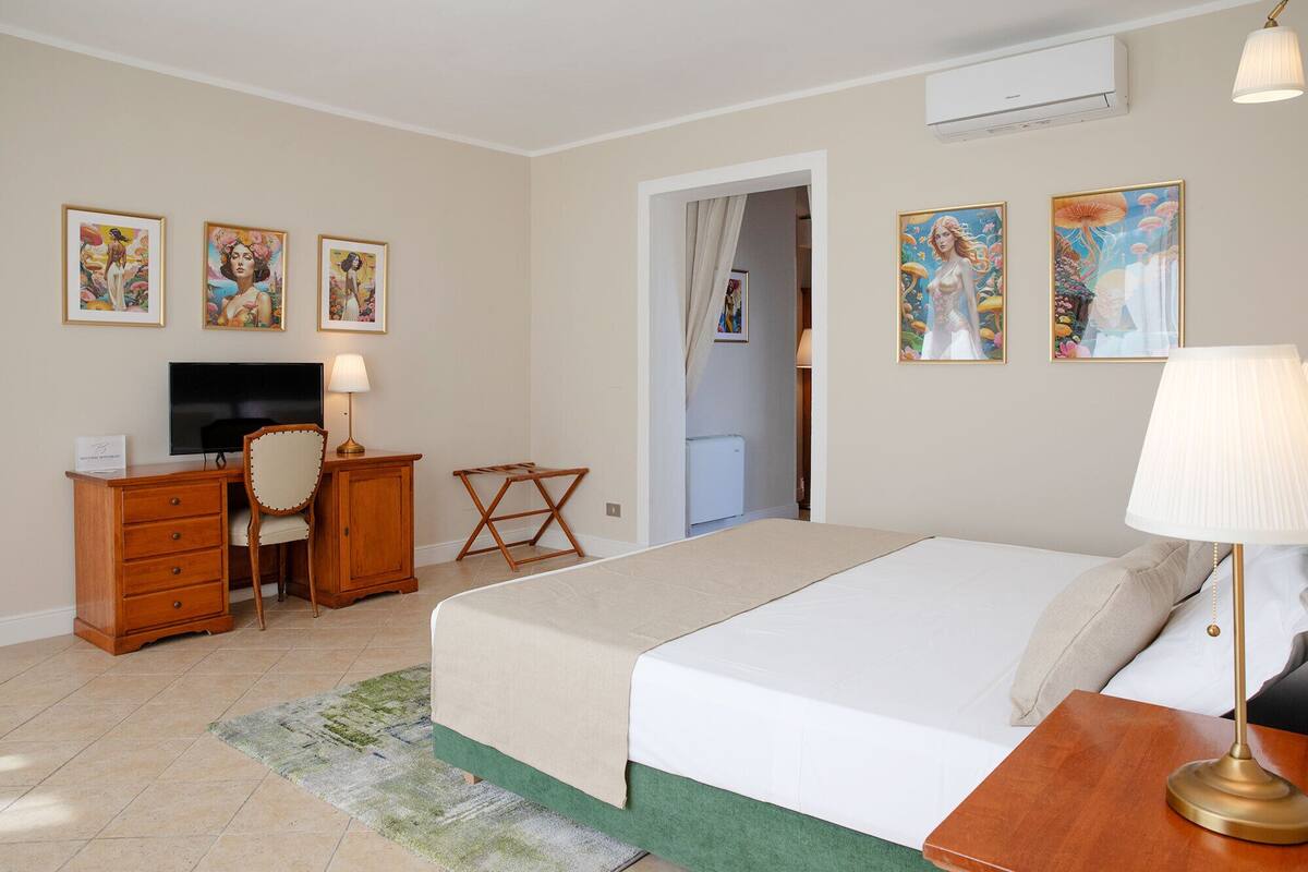 Suite Deluxe, vista a la colina | 1 habitación, decoración personalizada y insonorización