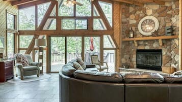 TV, fireplace, stereo