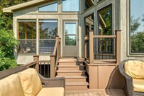 Terrace/patio - Linden Lakefront Retreat with Kayaks by StayLage (Innsbrook)