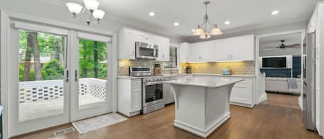 Microwave, oven, stovetop, dishwasher