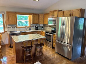 雪櫃、微波爐、焗爐、爐具