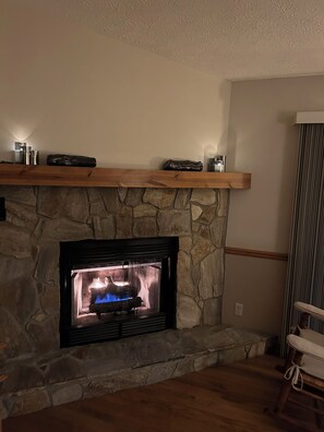Interior - Beautiful Misty Mountain Views from a quaint cottage in Maggie Valley! (Maggie Valley)
