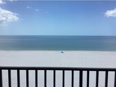 Oceanfront w/ Stunning Views & Huge Balcony