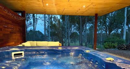 Bushland Escape: A rural bush setting on acreage suitable for small groups