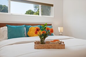 3 bedrooms, desk, iron/ironing board, free WiFi