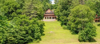 Bear Haven w/ Fire pit + Community Pond Access + Pool Table + Dog Friendly + MORE