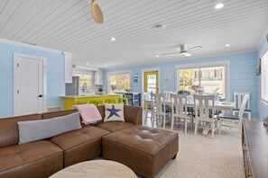 Smart-TV, Videospiele, Tischfußball