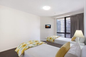 2 bedrooms, iron/ironing board, WiFi, bed sheets