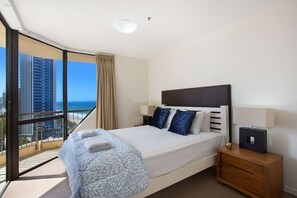 1 bedroom, iron/ironing board, WiFi - 1803 Allunga 18th Floor Ocean views (Surfers Paradise)