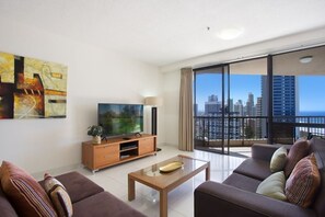 Living area - 1803 Allunga 18th Floor Ocean views (Surfers Paradise)