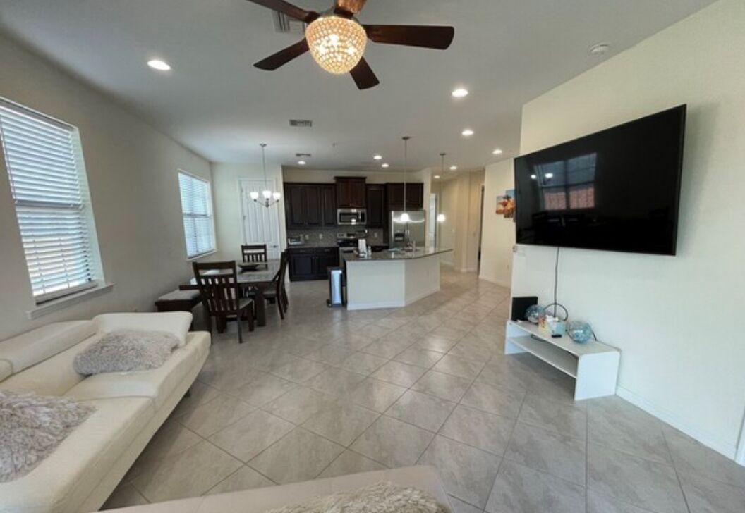Gated 3-bd plus den/2-ba condo with WiFi and community pool in Bonita Springs