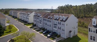 Cozy 3-bedroom condo close to Paradise Grill in lovely Long Neck ~ Weekly Rental