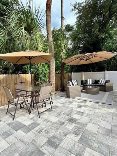 4 Bedroom 3 Full Bath Boho Oasis Swimming Pool Near Downtown Sleeps 12 Pets OK