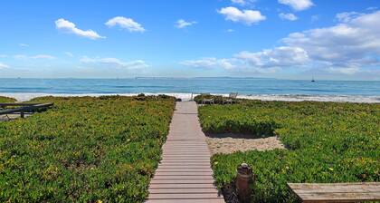 Garden Cottage | Miramar Beach with Shared Deck