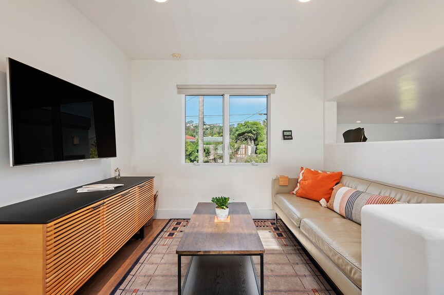 Ocean View Home Across Shoreline Park Sleeps 6 - Santa Barbara, CA
