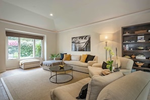 TV, fireplace, stereo