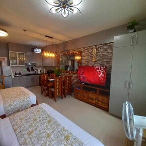 1 bedroom, in-room safe, desk, iron/ironing board
