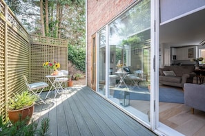 Outdoor dining - Skimming Stones, Southwold (Suffolk)