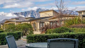 Apartment, Courtyard View | Terrace/patio