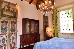 3 slaapkamers, een strijkplank/strijkijzer, wifi, beddengoed