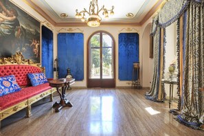Interior - Historic villa on Lake Como (Villa Gina) (Dizzasco)