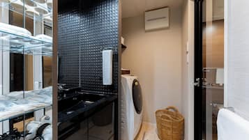 RIVRE HOUSAI #104 | 1 bedroom, down comforters, free WiFi, bed sheets