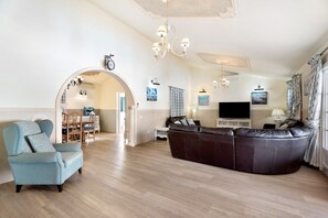 TV, tavolo da ping pong