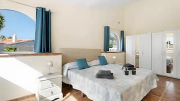 4 habitaciones, tabla de planchar con plancha y wifi gratis