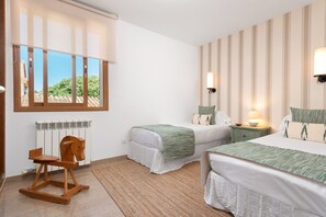 6 makuuhuonetta, silitysrauta/-lauta, ilmainen Wi-Fi, vuodevaatteet