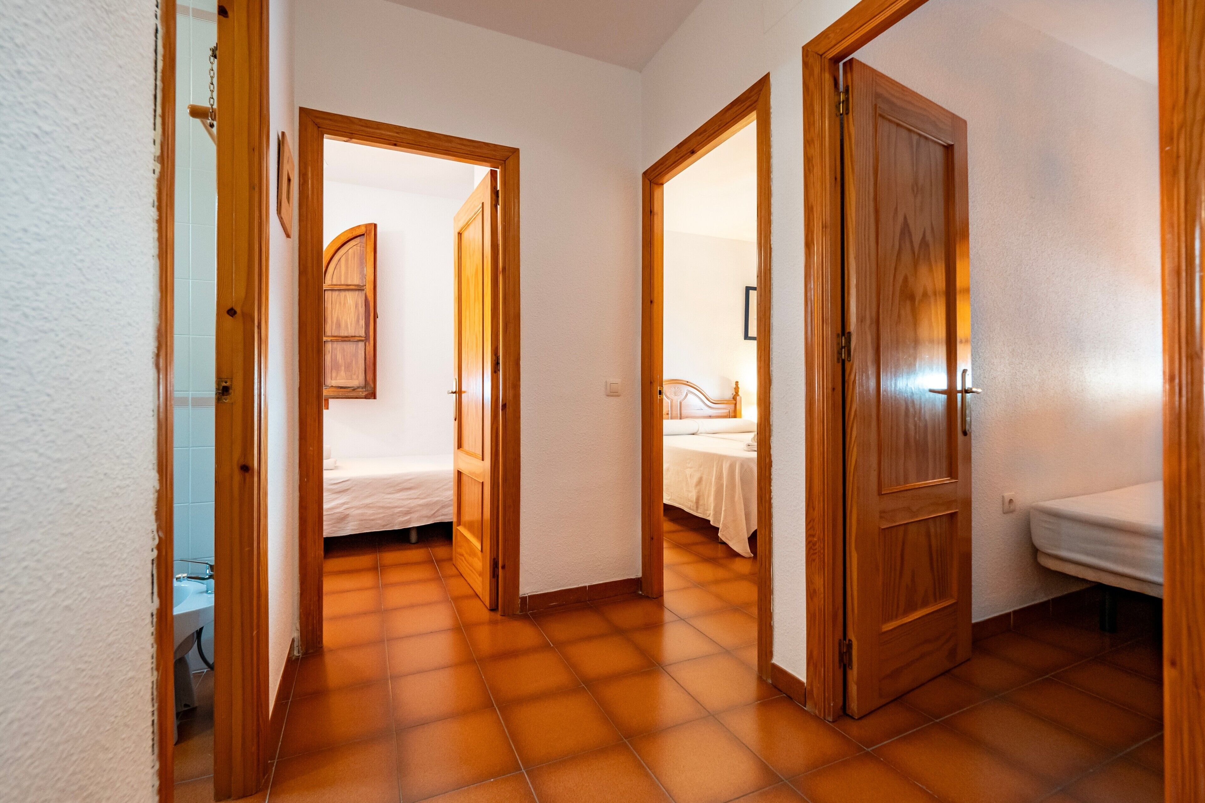 3 chambres, fer et planche à repasser, Wi-Fi gratuit, draps fournis