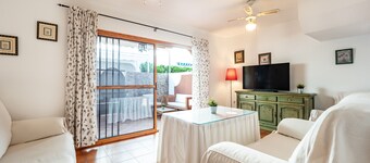 Holiday Home 'Sol Y Mar' with Shared Terrace and Wi-Fi