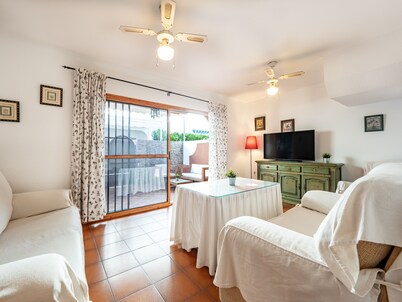 Holiday Home 'Sol Y Mar' with Shared Terrace and Wi-Fi