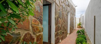 Vacation Apartment 'Vista Blanca Room' with Wi-Fi