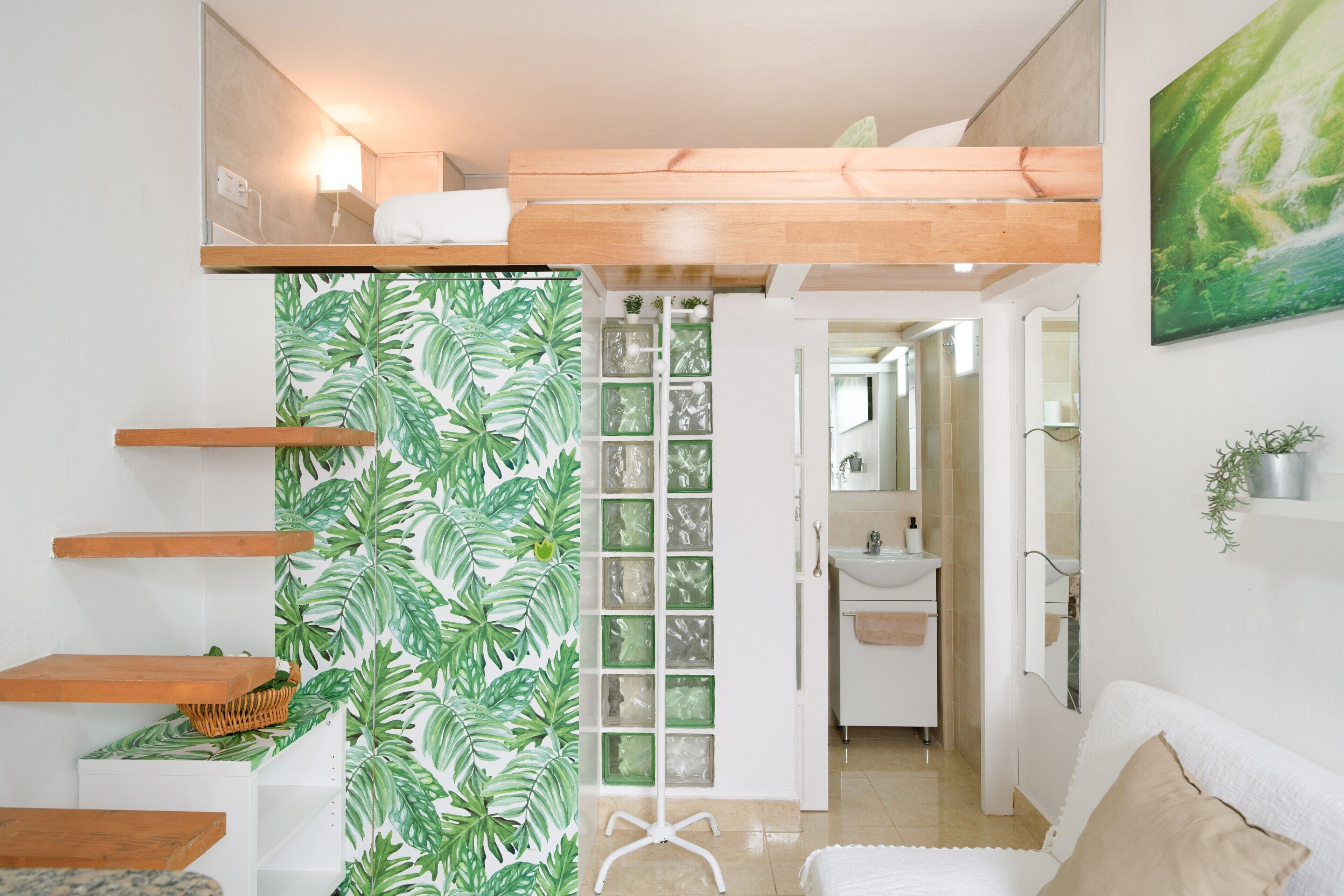 1 habitación, tabla de planchar con plancha, wifi gratis y ropa de cama 