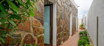 Vacation Apartment 'Vista Blanca Room' with Wi-Fi