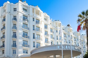 Exterior - Apartment 'Nostalgique' with Sea View, Wi-Fi and Air Conditioning (Cannes)