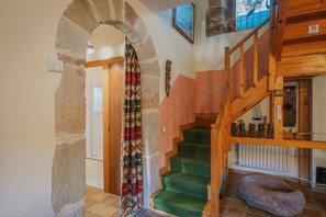 Interior - Country House 'El Casuco' with Mountain View, Private Terrace and Private Garden (Santa María de Redondo)