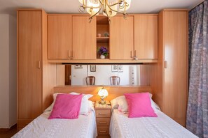 2 Schlafzimmer, Bügeleisen/Bügelbrett, kostenloses WLAN, Bettwäsche